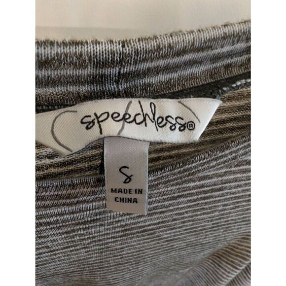 Speechless Hacci Gray  Striped Bell Sleeve with Pockets Women's  Size Small - Picture 3 of 7